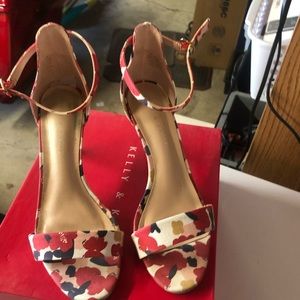 Kelly & Katie floral sandals